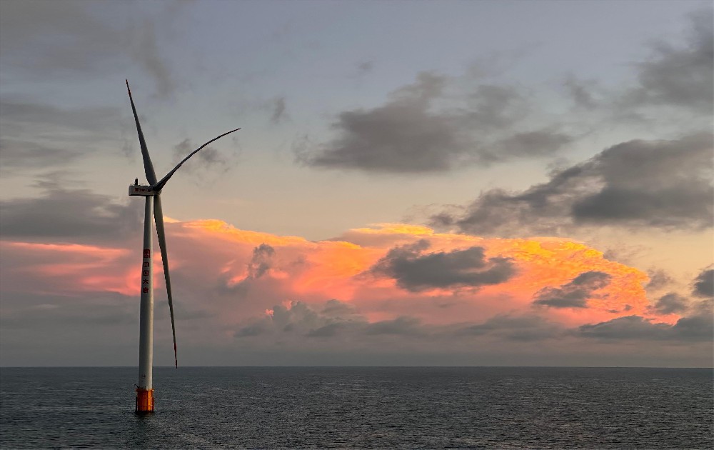 海南1200MW海上風(fēng)電項(xiàng)目！精銦01完成首臺(tái)風(fēng)機(jī)安裝